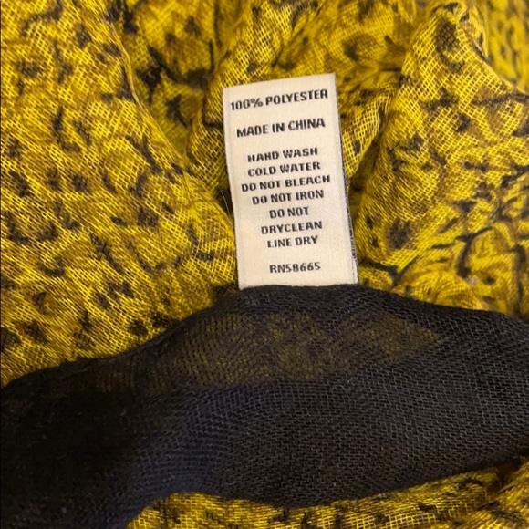 Nordstrom Chartreuse + black snake print scarf - Picture 5 of 5
